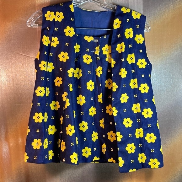 Vintage 2 piece navy & yellow 70’s set. Vest and skirt. 22” waist Size small 120 - Picture 1 of 5